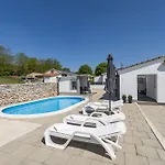 House Prenc Ferienhaus *